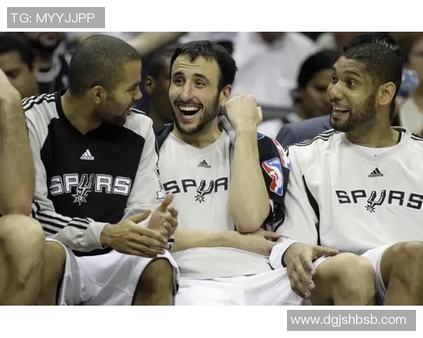 英超篮球焦点重庆篮球队的战术意识与团队协作探讨分析