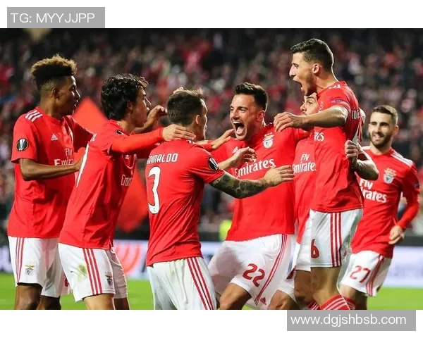 杭州足球队如何在欧冠赛场上应对包夹战术的挑战与机遇分析 杭州足球队如何在欧冠赛场上应对包夹战术的挑战与机遇分析