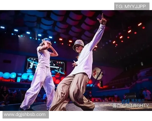 运动滑板精英赛中上海街舞队展现力量与技巧的精彩表现分析